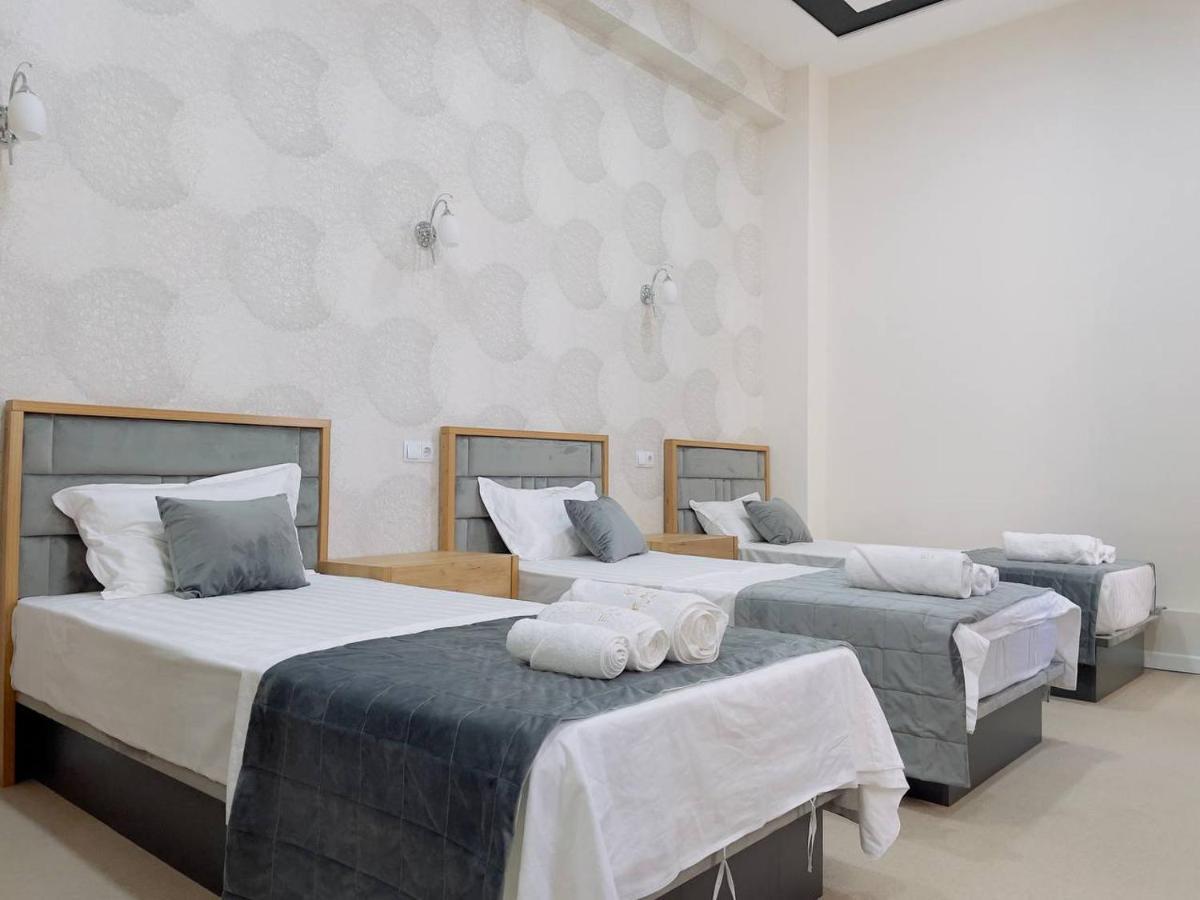 Emin Hotel Fergana Esterno foto